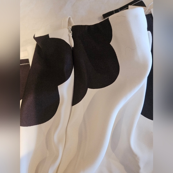 Black and White Floral Women's Skirt - Picture 6 of 11